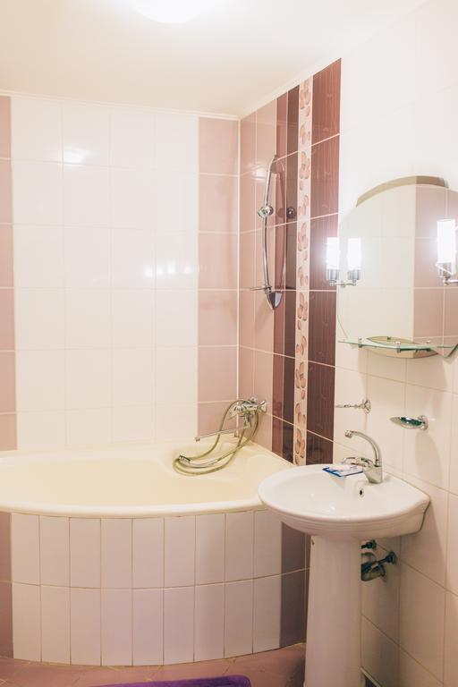 Berizka Otel Perechin Dış mekan fotoğraf