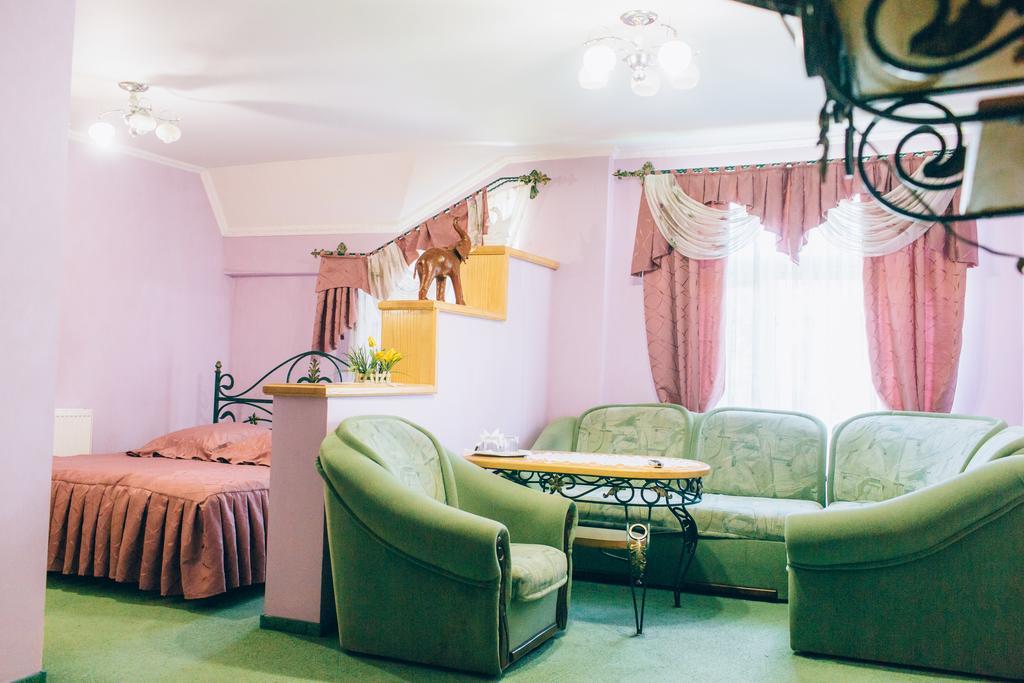 Berizka Otel Perechin Dış mekan fotoğraf