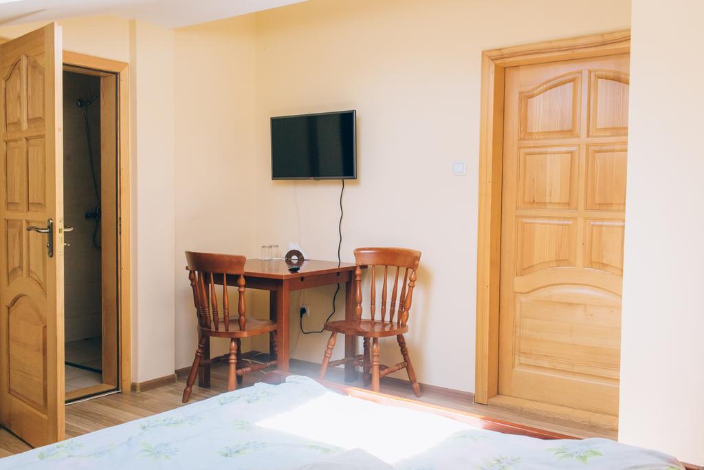Berizka Otel Perechin Dış mekan fotoğraf