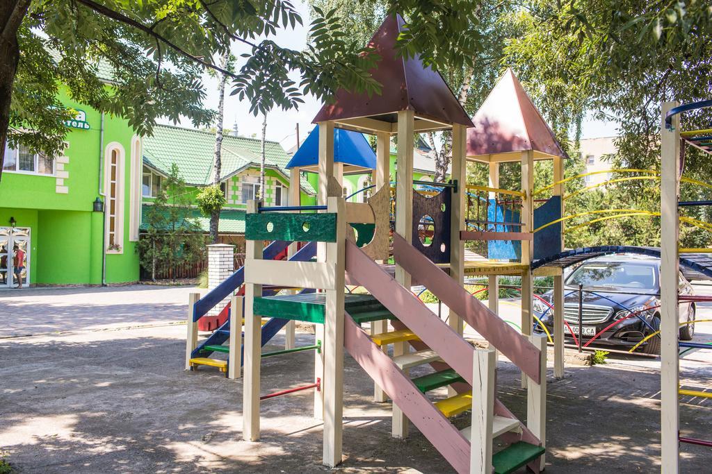 Berizka Otel Perechin Dış mekan fotoğraf