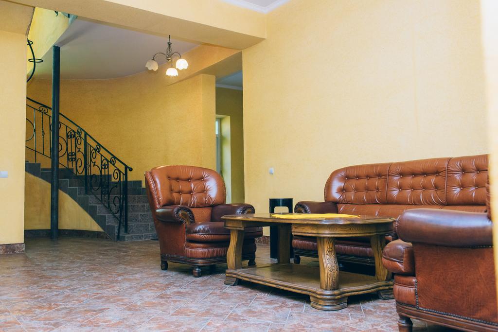 Berizka Otel Perechin Dış mekan fotoğraf